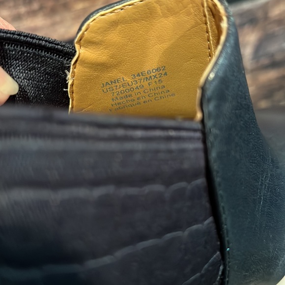 Calvin Klein heels - Picture 10 of 10